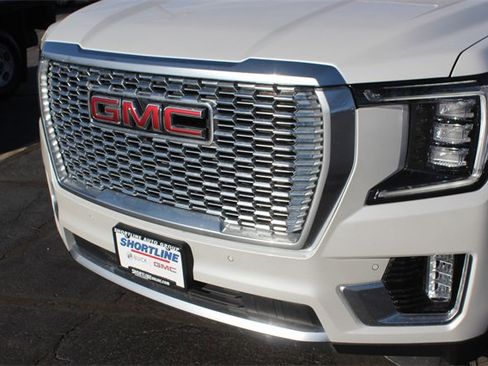 Used 2024 GMC Yukon XL Denali w/ Denali Reserve Package image 16