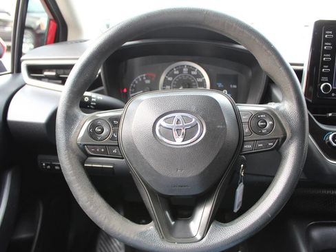 Used 2021 Toyota Corolla LE FWD image 15
