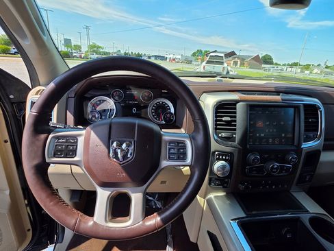 Used 2015 RAM 1500 Laramie w/ Convenience Group AWD/4WD image 17