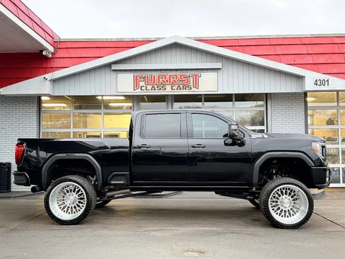 Used 2022 GMC Sierra 2500 AT4 w/ AT4 Premium Plus Package image 2