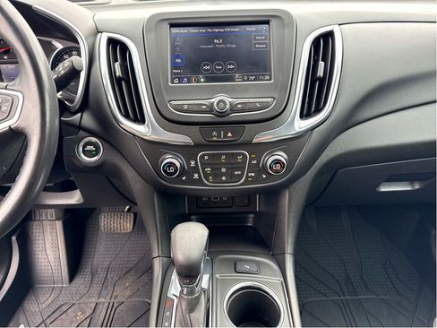 Used 2022 Chevrolet Equinox LT image 19