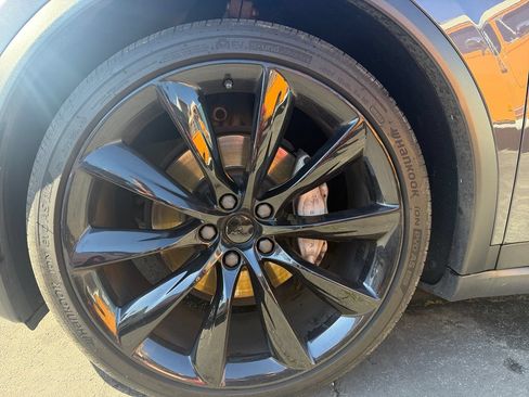 Used 2018 Tesla Model X 75D AWD/4WD image 19
