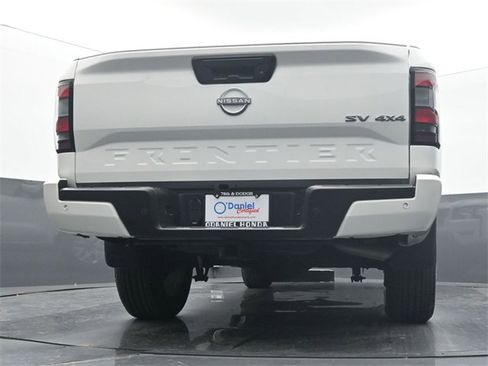Used 2023 Nissan Frontier SV w/ Technology Package image 10