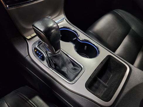 Used 2019 Jeep Grand Cherokee Limited image 39