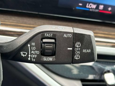 Used 2025 BMW X5 xDrive50e AWD/4WD image 30