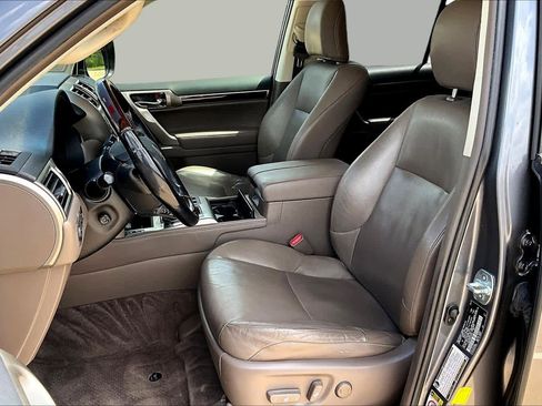 Used 2017 Lexus GX 460 Premium w/ Premium Package AWD/4WD image 8