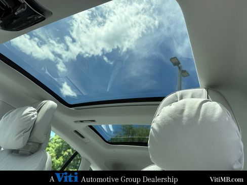 Certified 2022 Mercedes-Benz EQS 580 4MATIC Sedan image 19