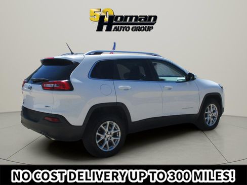 Used 2015 Jeep Cherokee Latitude w/ Cold Weather Group AWD/4WD image 5