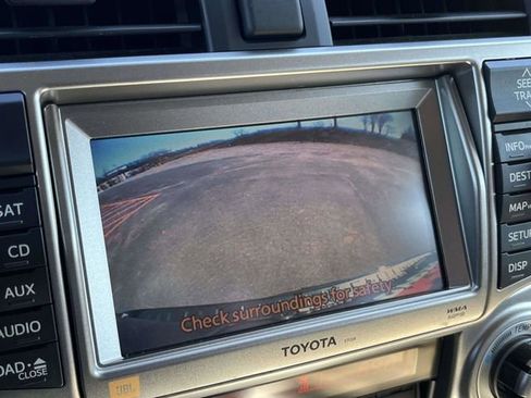 Used 2011 Toyota 4Runner Limited image 30