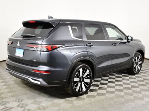 New 2026 Mitsubishi Outlander SE AWD/4WD image 6