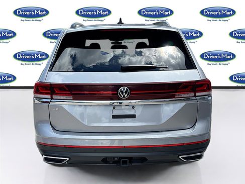 Used 2025 Volkswagen Atlas SE image 6