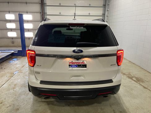 Used 2019 Ford Explorer XLT w/ Equipment Group 202A AWD/4WD image 13