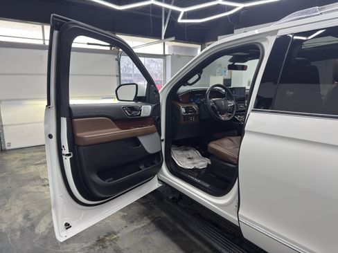 Used 2024 Lincoln Navigator Reserve w/ Equipment Group 201A image 11