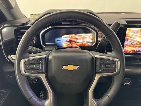 Used 2022 Chevrolet Silverado 1500 LT AWD/4WD image 12