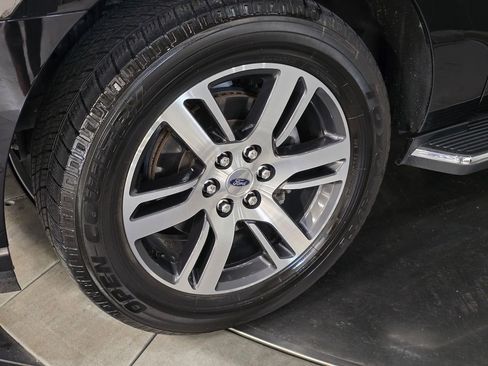 Used 2023 Ford Expedition Max Limited image 13