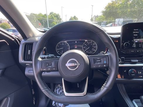 Certified 2023 Nissan Pathfinder SL AWD/4WD image 23