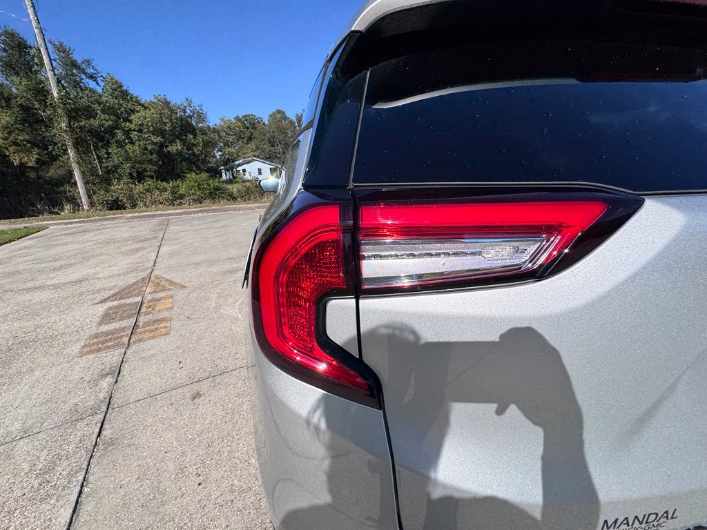 Used 2022 GMC Terrain SLE w/ Driver Convenience Package FWD image 18