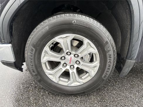 Used 2025 GMC Sierra 1500 SLT image 12