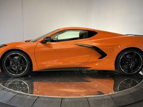 Used 2024 Chevrolet Corvette Stingray Premium Cpe w/ Z51 Performance Package RWD image 23