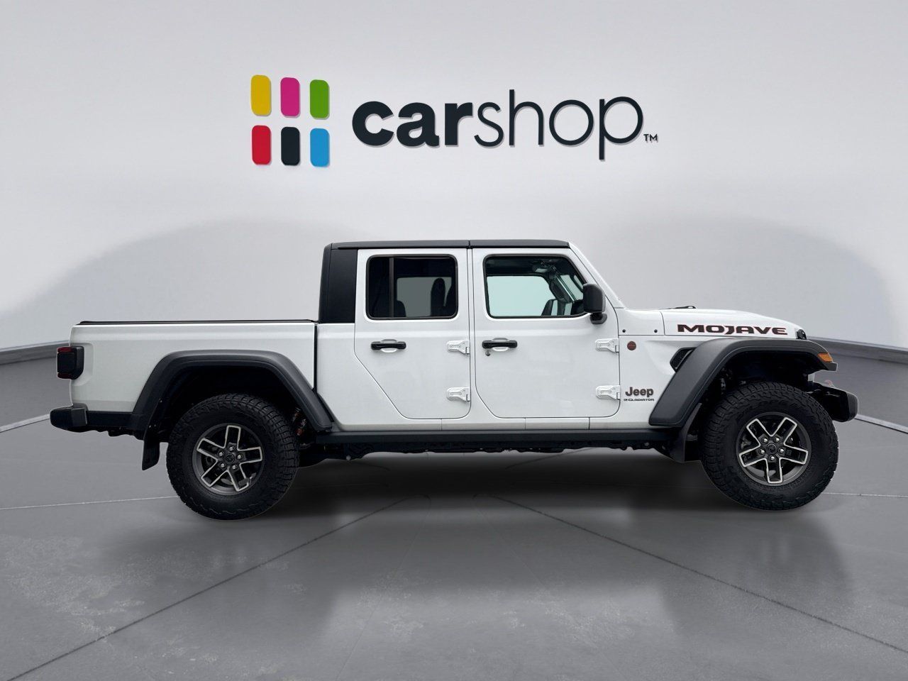 Used 2025 Jeep Gladiator Mojave w/ Convenience Group AWD/4WD image 6