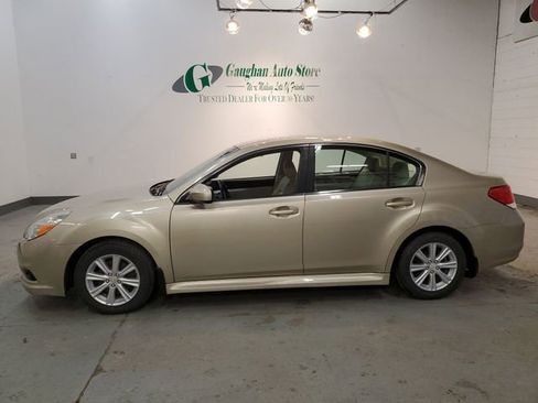 Used 2010 Subaru Legacy 2.5i Premium image 3