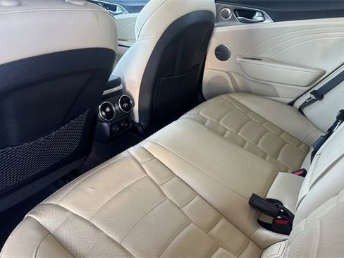 Used 2022 Kia Stinger GT2 image 13