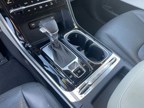 Used 2023 Kia Carnival SX Prestige image 18