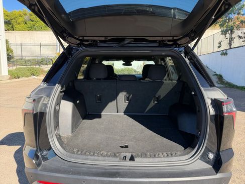 Used 2025 Chevrolet Equinox LT image 30