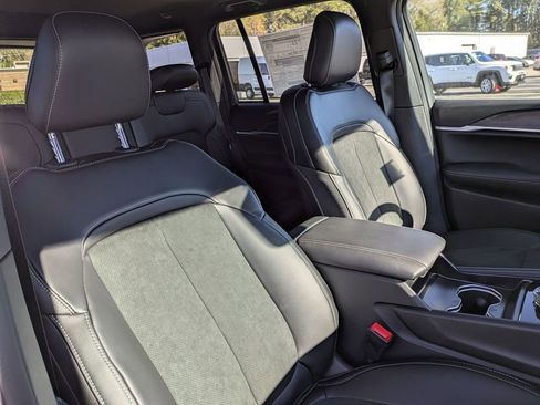 New 2026 Jeep Grand Cherokee Altitude RWD image 36