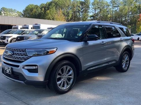 Used 2023 Ford Explorer Limited w/ Equipment Group 301A image 2