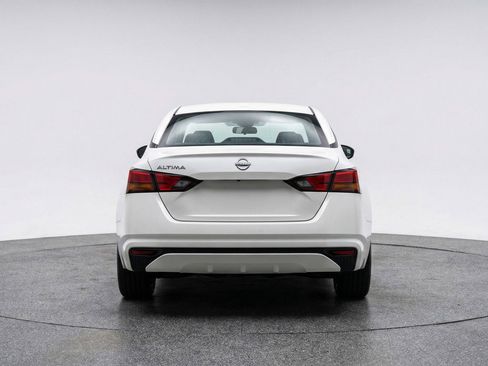 Used 2025 Nissan Altima 2.5 SV image 7