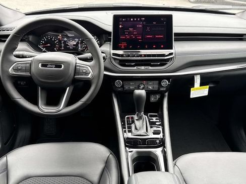 New 2026 Jeep Compass Latitude AWD/4WD image 3