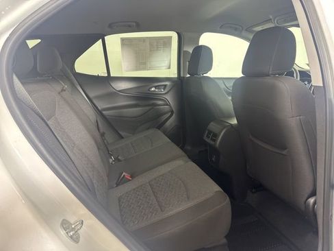 Used 2022 Chevrolet Equinox LT w/ Driver Convenience Package AWD/4WD image 5