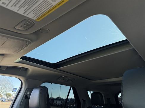 Used 2021 Ford Explorer Limited w/ Equipment Group 301A image 24