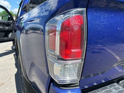 Used 2023 Toyota Tacoma TRD Off-Road w/ Technology Package AWD/4WD image 33