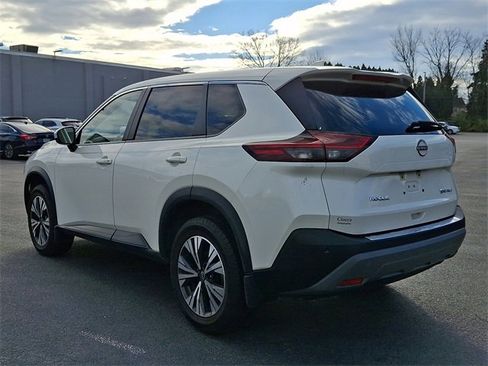 Used 2023 Nissan Rogue SV image 4