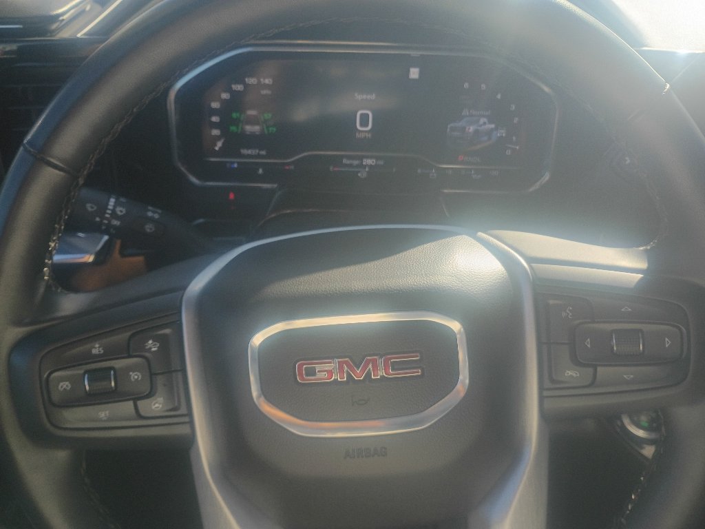 Used 2025 GMC Sierra 3500 SLT w/ SLT Premium Package AWD/4WD image 18