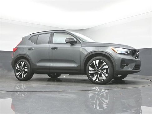 New 2026 Volvo XC40 B5 Ultra w/ Climate Package image 37