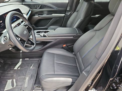 Certified 2024 Cadillac Lyriq Luxury RWD image 28