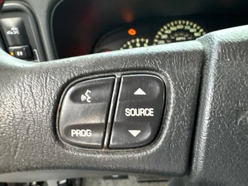Used 2005 GMC Sierra 2500 SLT w/ Snow Plow Prep Package AWD/4WD image 20