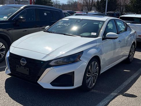 Used 2024 Nissan Altima 2.5 SL image 3