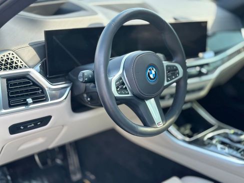 Certified 2025 BMW X5 xDrive50e w/ Executive Package AWD/4WD image 13
