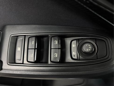Used 2018 Subaru Crosstrek 2.0i Premium AWD/4WD image 38