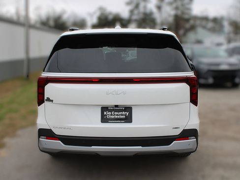 New 2026 Kia Carnival EX FWD image 10