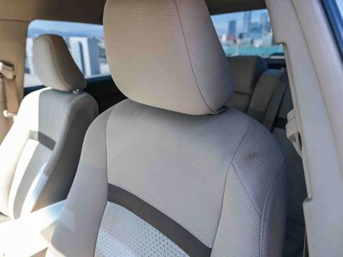 Used 2013 Toyota Camry LE FWD image 22
