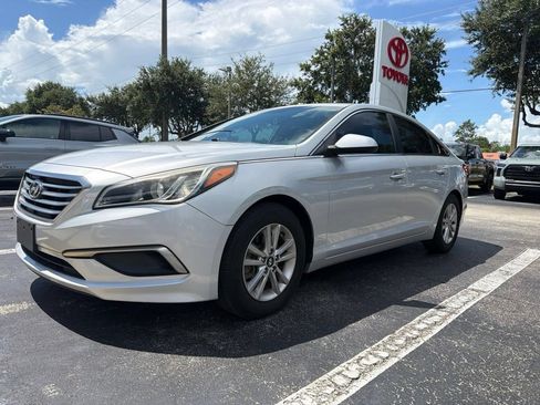 Used 2017 Hyundai Sonata SE w/ Cargo Package FWD image 6