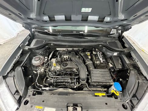 Certified 2022 Volkswagen Taos SE w/ Panoramic Sunroof Package image 30