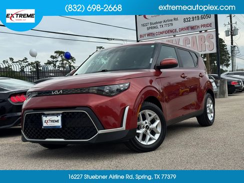 Used 2023 Kia Soul LX w/ Option Group 015 FWD image 1