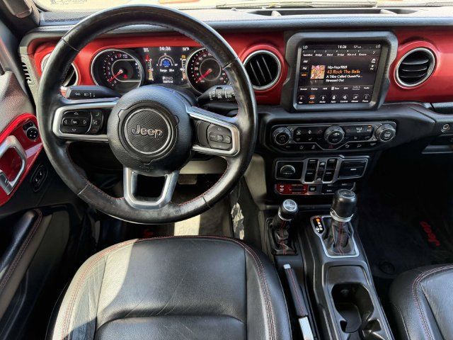 Used 2018 Jeep Wrangler Unlimited Rubicon w/ Dual Top Group AWD/4WD image 3