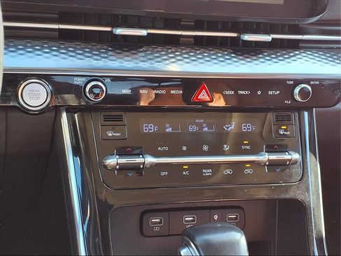 Used 2022 Kia Carnival SX Prestige image 14